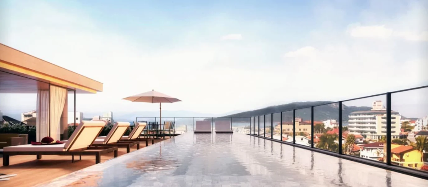 Rooftop pool в Ingleses Spot